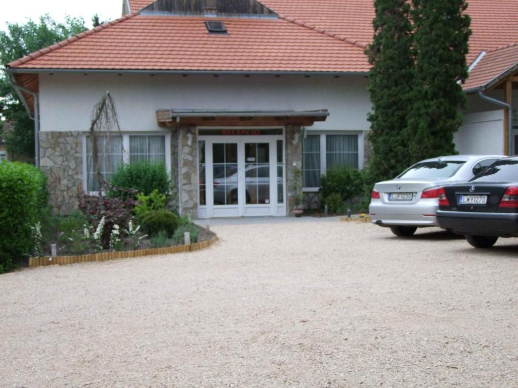 Hotel Platan Замарди Экстерьер фото